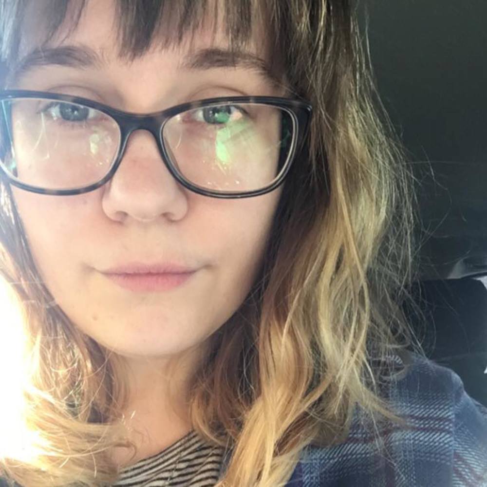 Meet your Posher, Ema